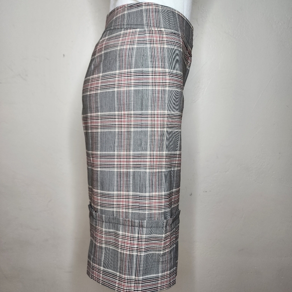 Carolina Herrera New York Lightweight Stretch Wool Plaid Bermuda Shorts - Picture 4 of 13
